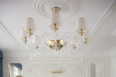стельова розетка Orac Decor R52