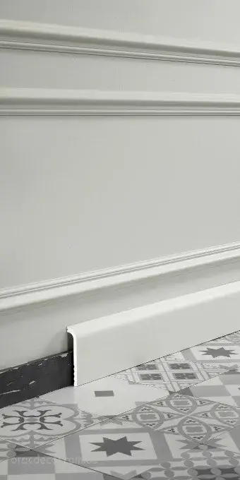 підлоговий плінтус гладкий Orac Decor SX185